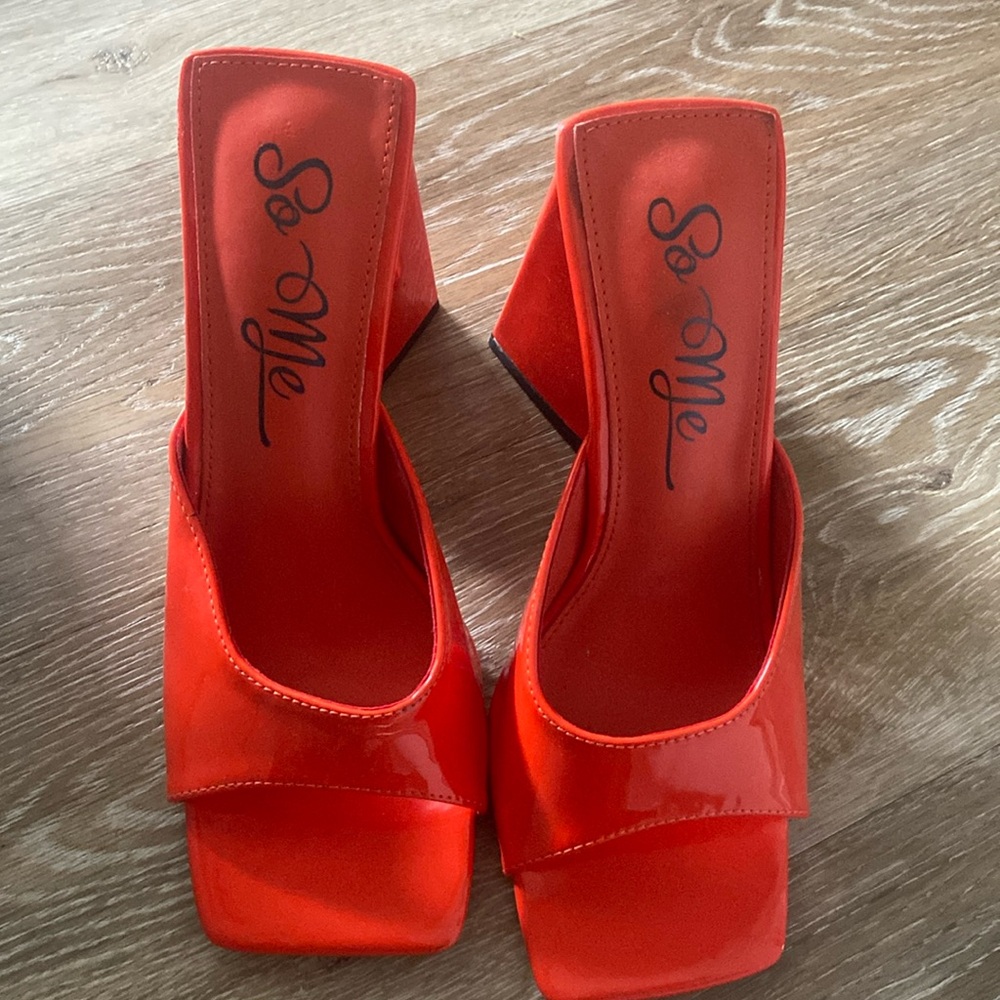 So Me Women's Red Block Heel Mules